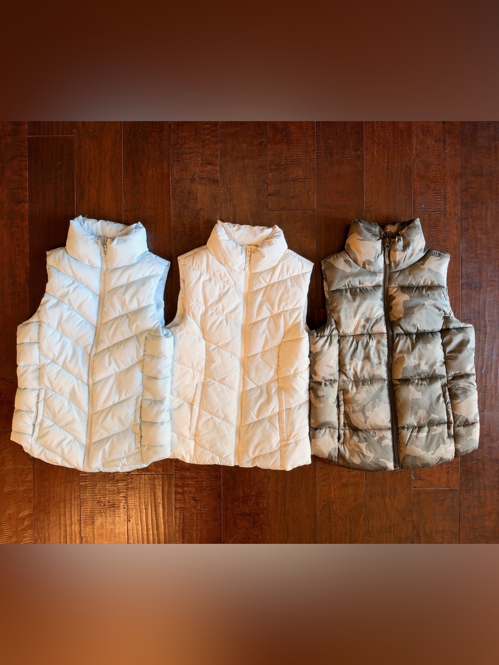 3 Womens / Juniors Puffer Vests - All Size XS and in excellent condition!!